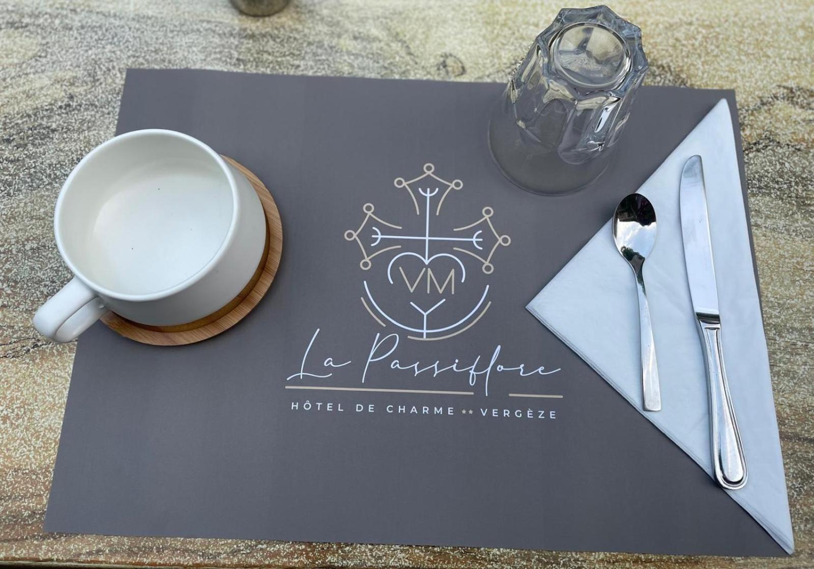 La Passiflore Vergeze ภายนอก รูปภาพ